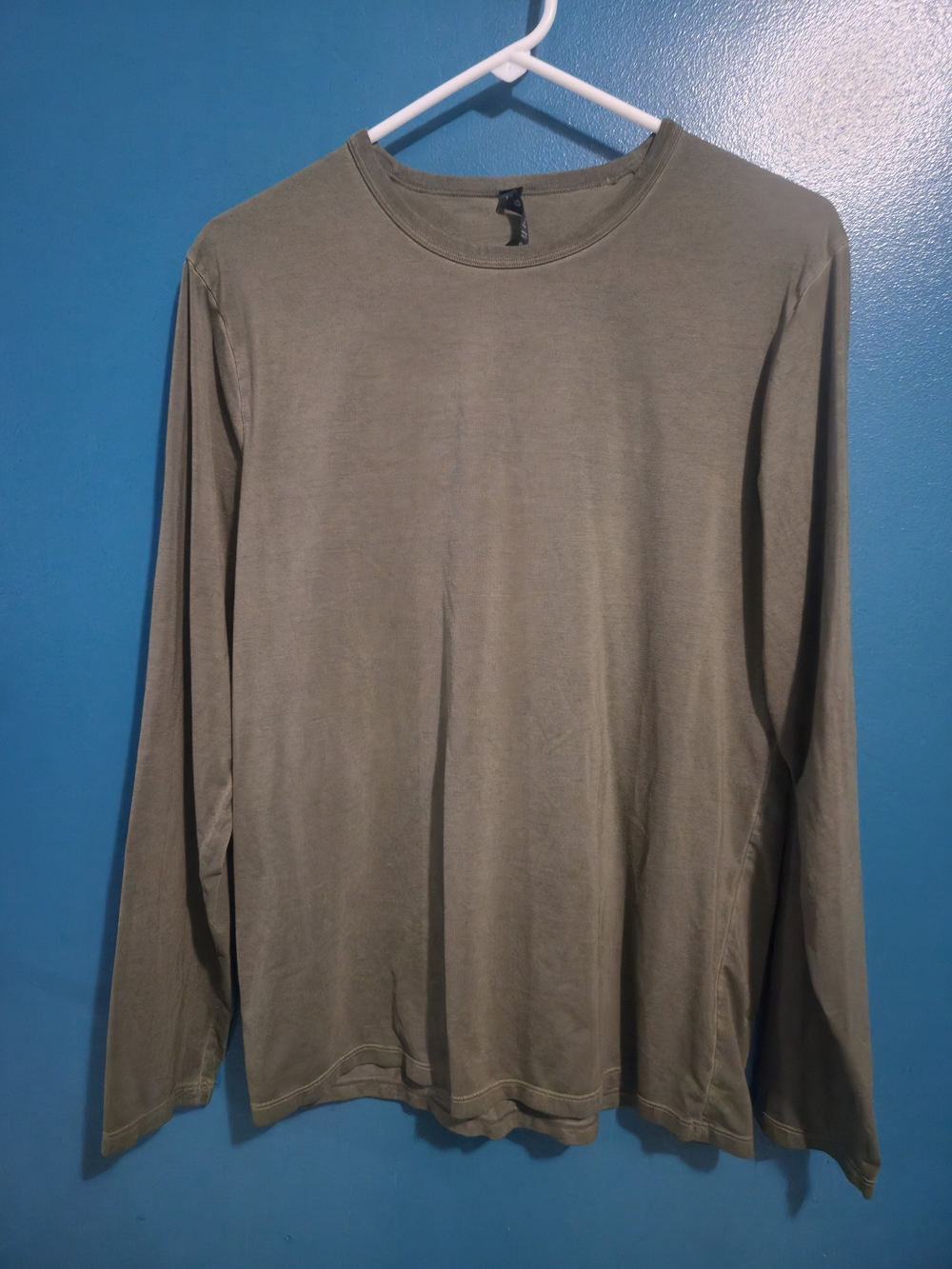 lululemon athletica Men's Long Sleeve Crew in Olive Green